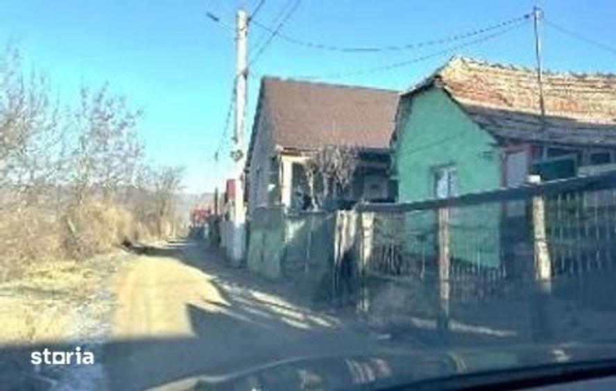 Casă cu 2 camere cu Teren 220 Mp în Bahnea