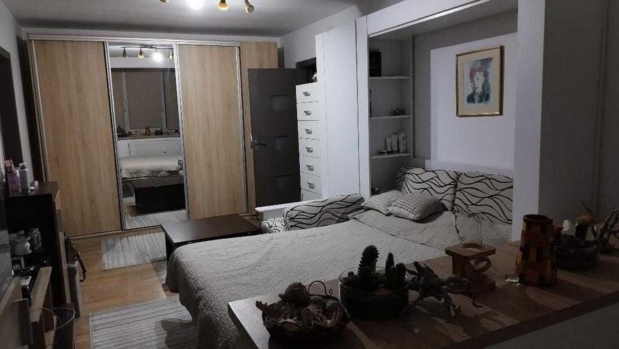 Apartament cu 2 camere semidecomandat în Giurgiului