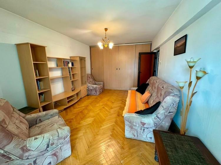 Apartament cu 2 camere decomandat în Sud
