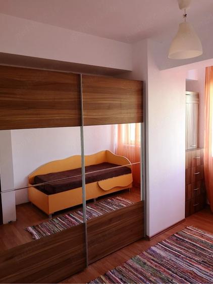 Apartament cu 4 camere decomandat în Iosia