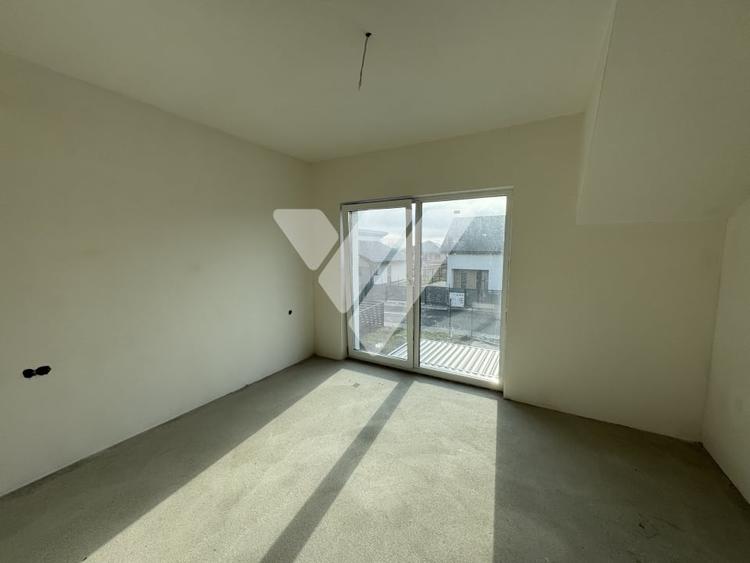 Duplex cu 4 camere cu Canalizare în Șura Mică