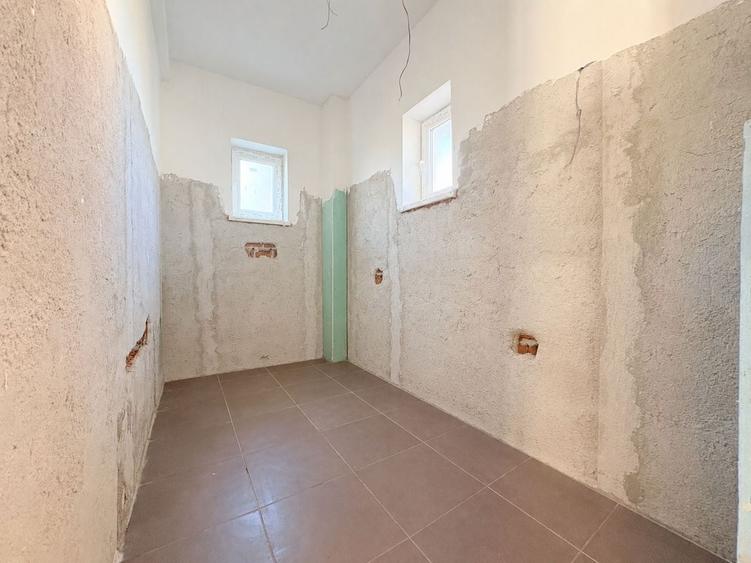 Casă individuală cu 5 camere cu Canalizare în Dumbrăvița