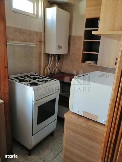 Apartament cu 4 camere decomandat, mobilat în Gară