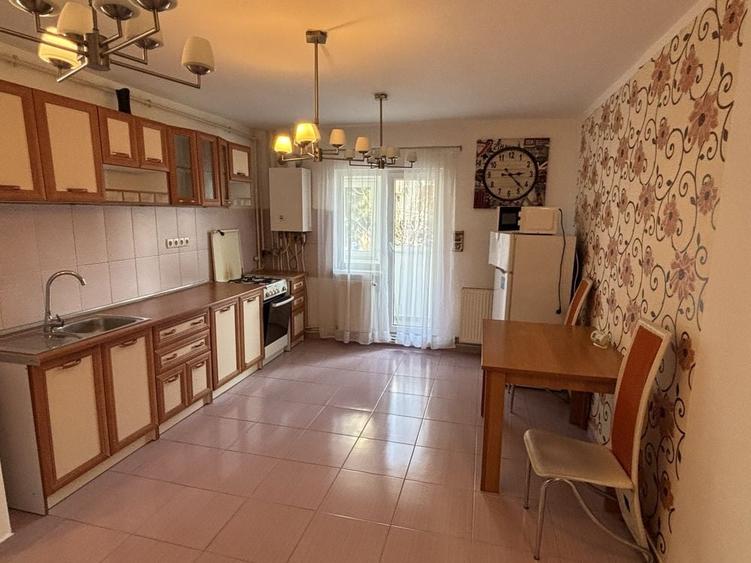 Apartament cu 2 camere decomandat în Zorilor