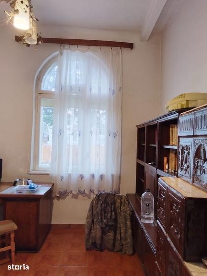 Casă cu 4 camere cu Teren 285 Mp în Central