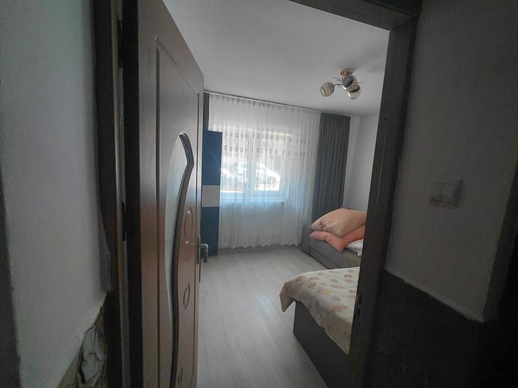 Apartament cu 3 camere decomandat în Burdujeni