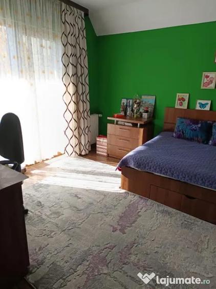 Casă cu 5 camere cu Teren 698 Mp în Albert