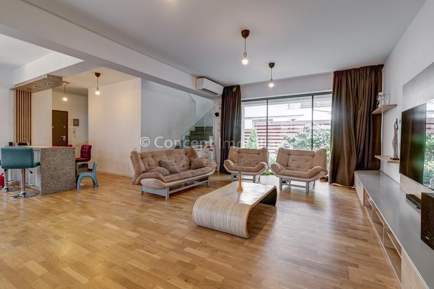 Casă cu 4 camere cu Piscina în Central