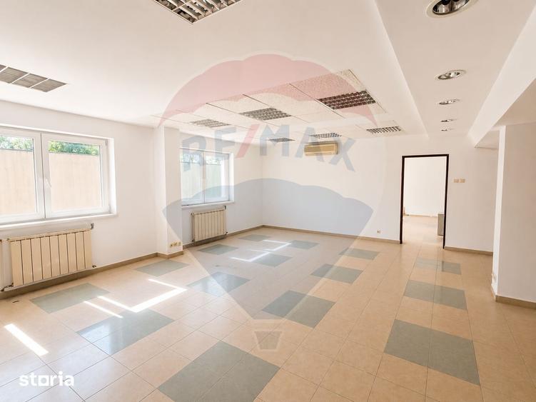 Spațiu comercial, de 372 mp, în Central
