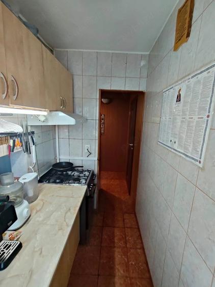 Apartament cu 3 camere semidecomandat în Florilor