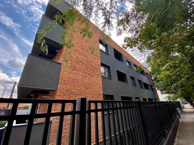 Apartament cu 2 camere decomandat în Lacul Tei