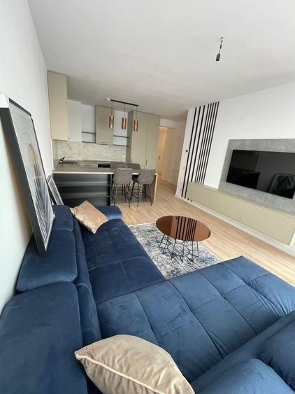 Apartament cu 2 camere decomandat, mobilat în Take Ionescu