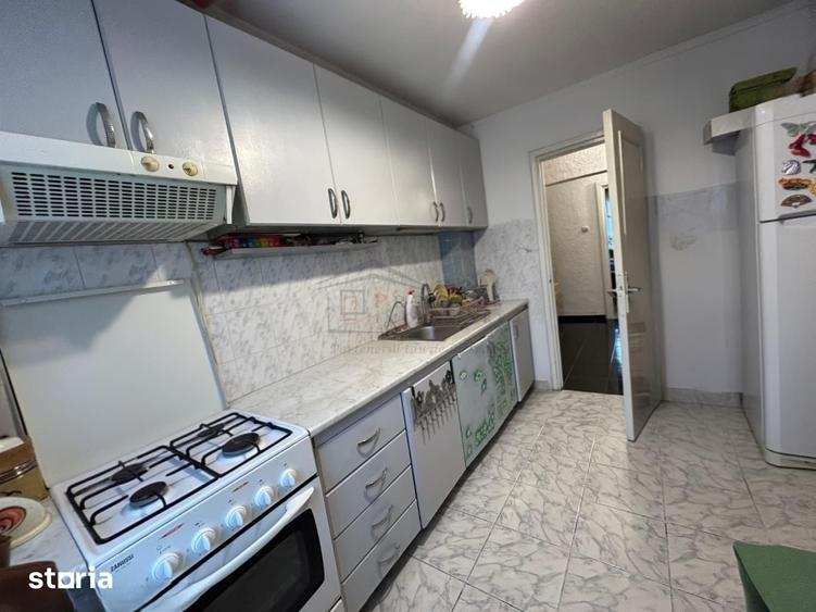 Apartament cu 4 camere decomandat în George Enescu