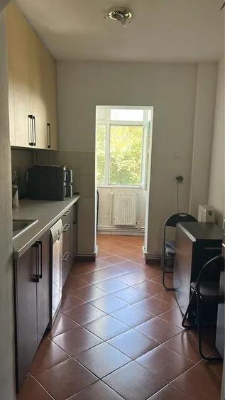 Apartament cu 2 camere decomandat, mobilat în Nicolina