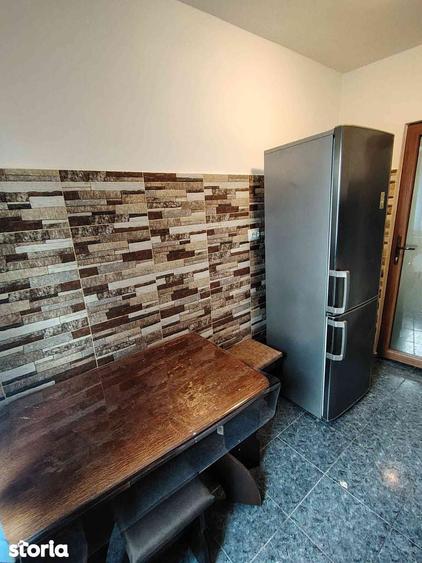 Apartament cu 2 camere semidecomandat în Micro 9