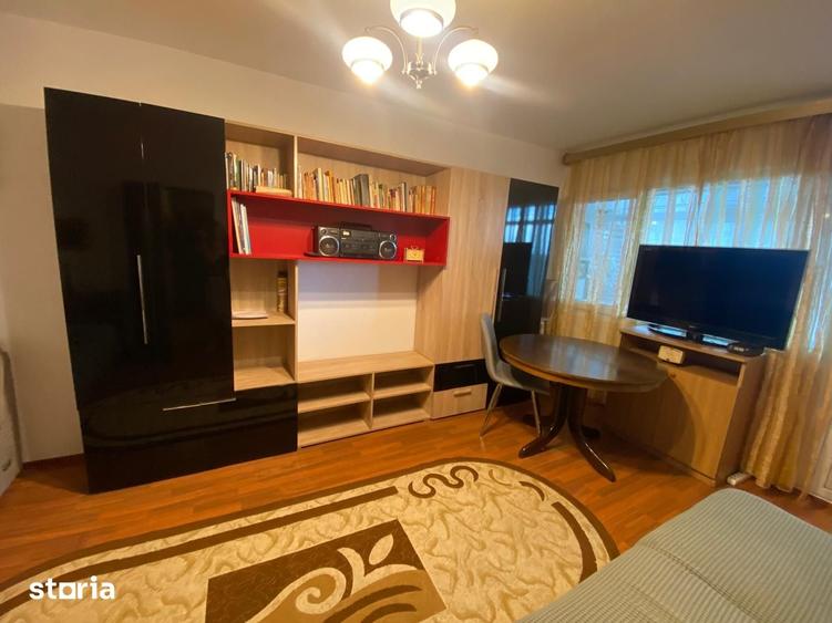 Apartament cu 2 camere decomandat în Micro 6