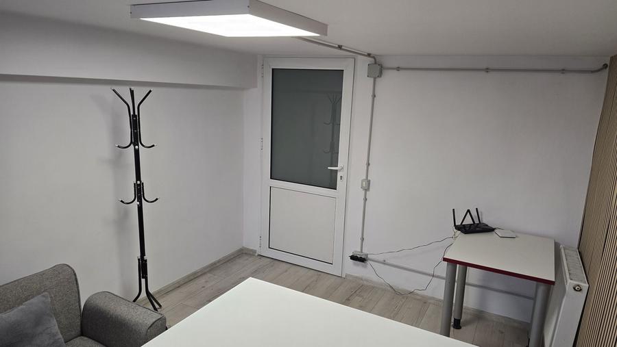 Spațiu comercial, în Drumul Carului