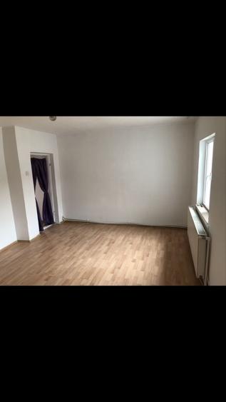 Casă cu 3 camere cu Teren 175 Mp în Mărgeanului