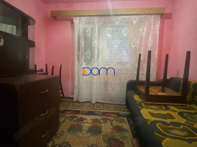 Apartament cu 4 camere decomandat în Central