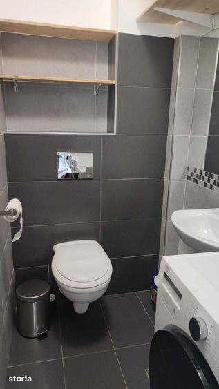 Apartament cu 3 camere decomandat în Titan