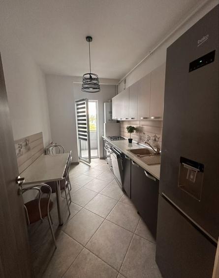 Apartament cu 3 camere decomandat în Central