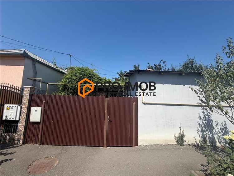Casă individuală cu 3 camere cu Canalizare în 1 Decembrie