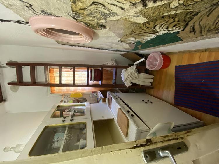 Casă cu 2 camere cu Teren 1742 Mp în Central