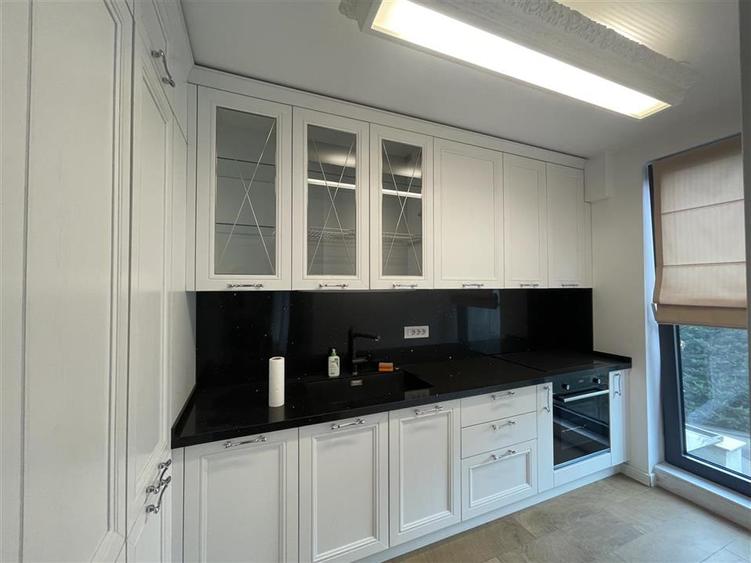 Apartament cu 4 camere decomandat, mobilat în Herăstrău
