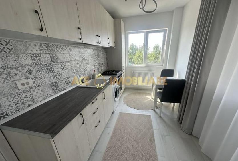 Apartament cu 2 camere semidecomandat, mobilat în Berceni