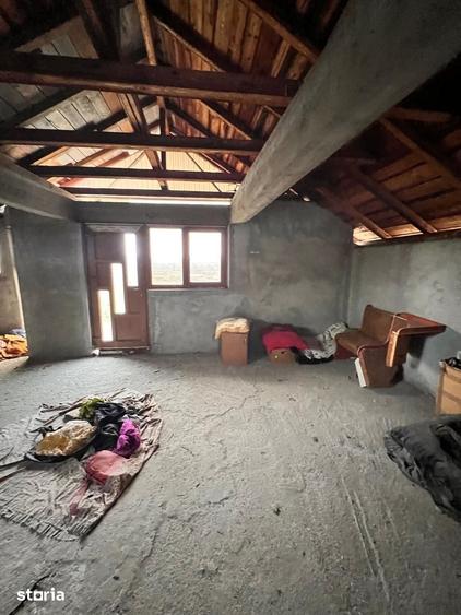 Casă cu 4 camere cu Teren 2244 Mp în Măciuca