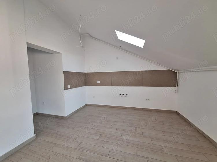 Apartament cu 3 camere decomandat în Hărmanului