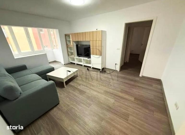 Apartament cu 3 camere semidecomandat în Dâmbovița