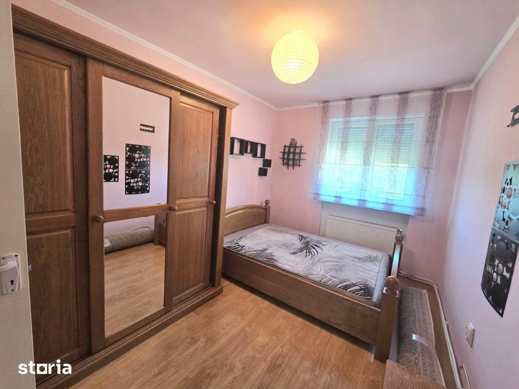 Apartament cu 3 camere decomandat, mobilat în Burdea