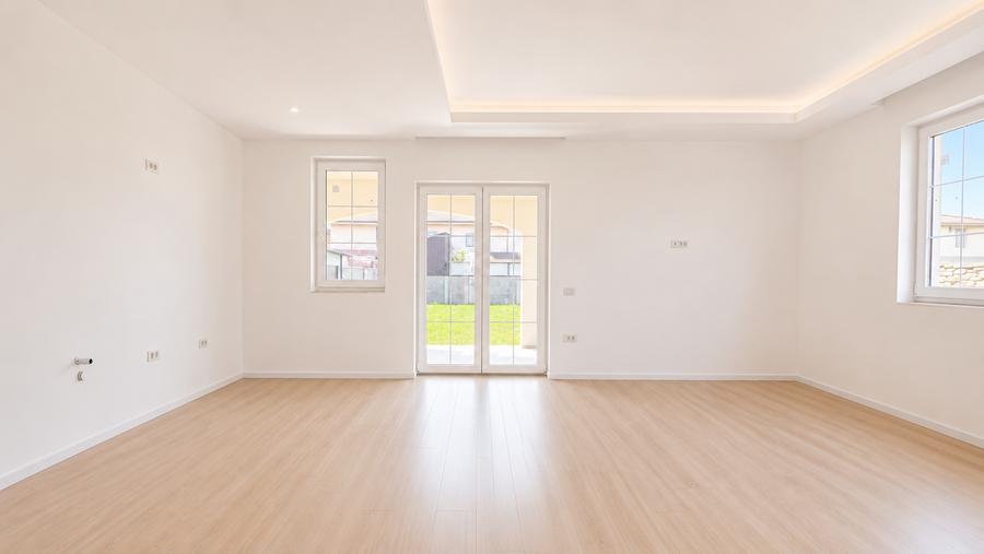 Duplex cu 5 camere cu Canalizare în Moșnița Nouă