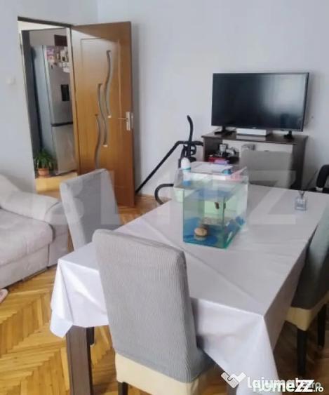 Apartament cu 3 camere decomandat în Central