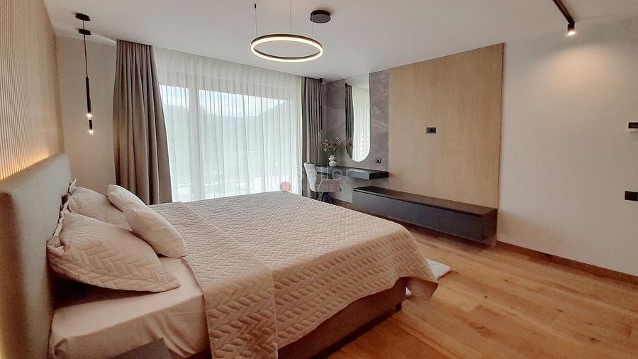 Apartament cu 3 camere decomandat, mobilat în Drumul Poienii