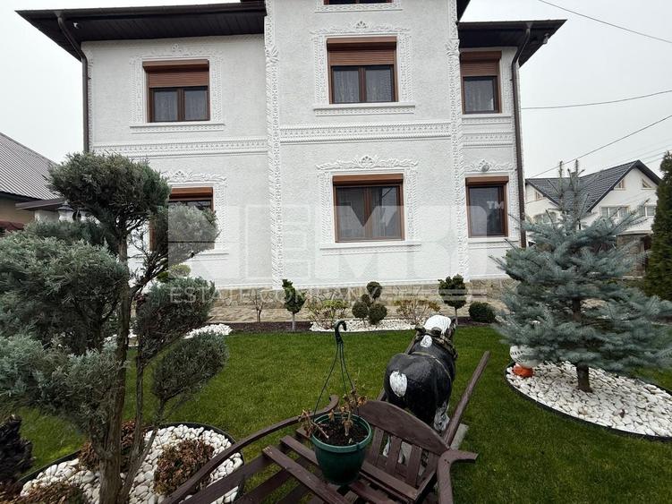 Casă cu 9 camere cu Canalizare în Marginea