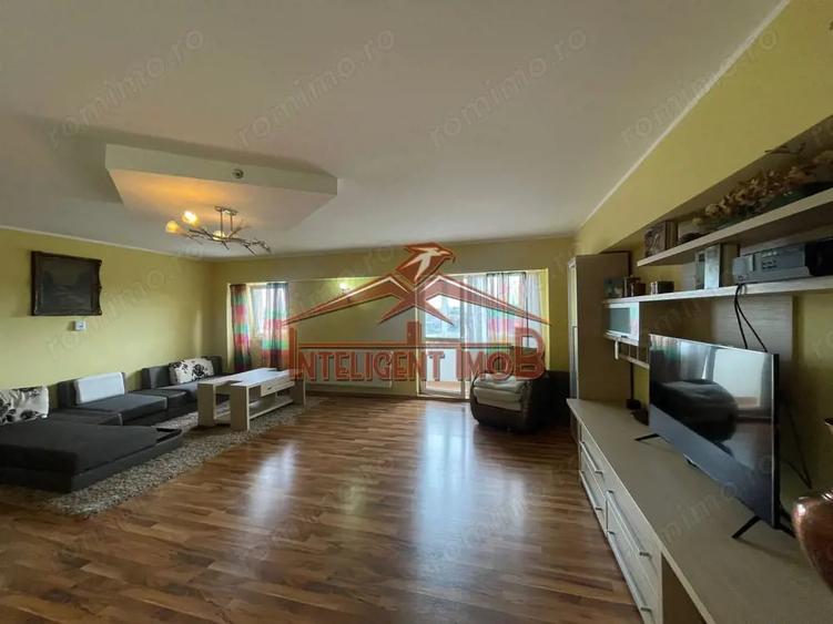 Apartament cu 4 camere semidecomandat în Central