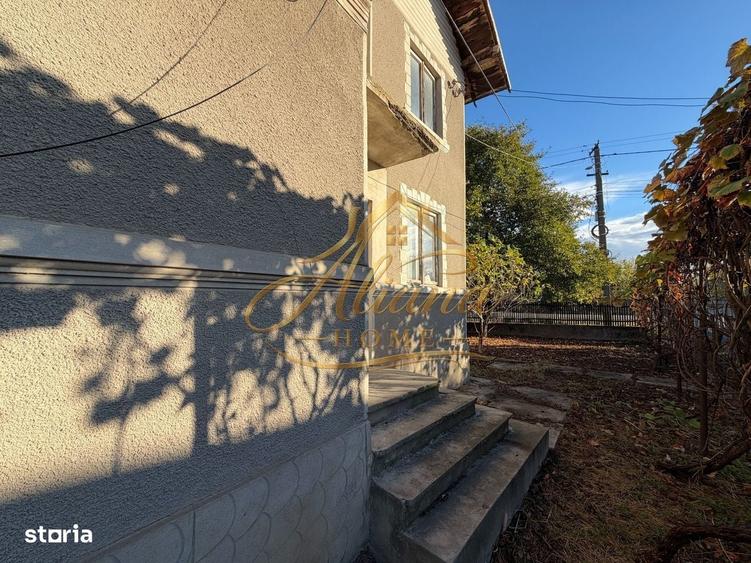 Casă cu 3 camere în Colanu