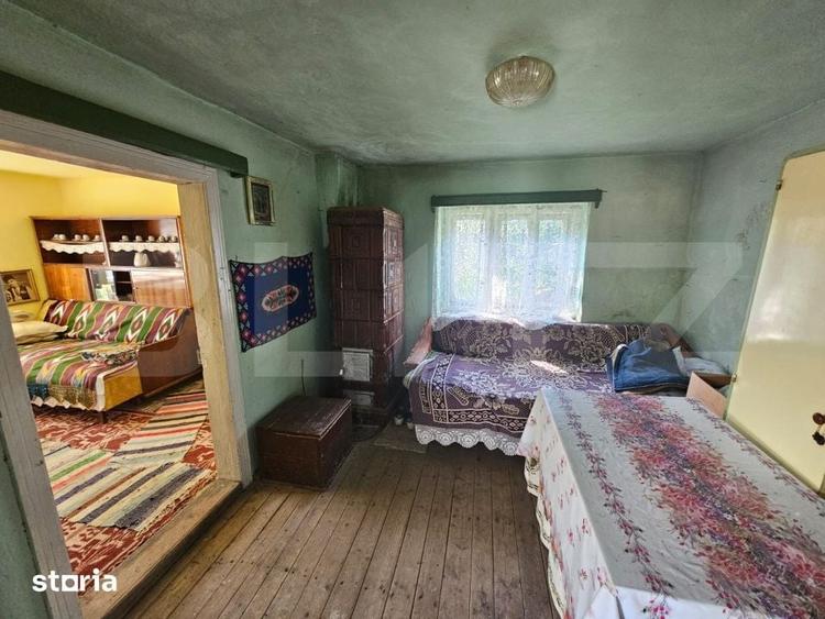 Casă cu 3 camere semidecomandat cu Teren 1343 Mp în Săsciori