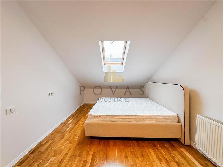 Duplex cu 5 camere cu Canalizare în Vest
