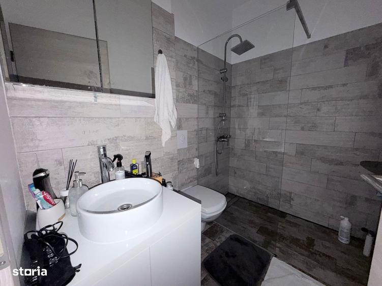 Apartament cu 3 camere decomandat, mobilat în Apărătorii Patriei