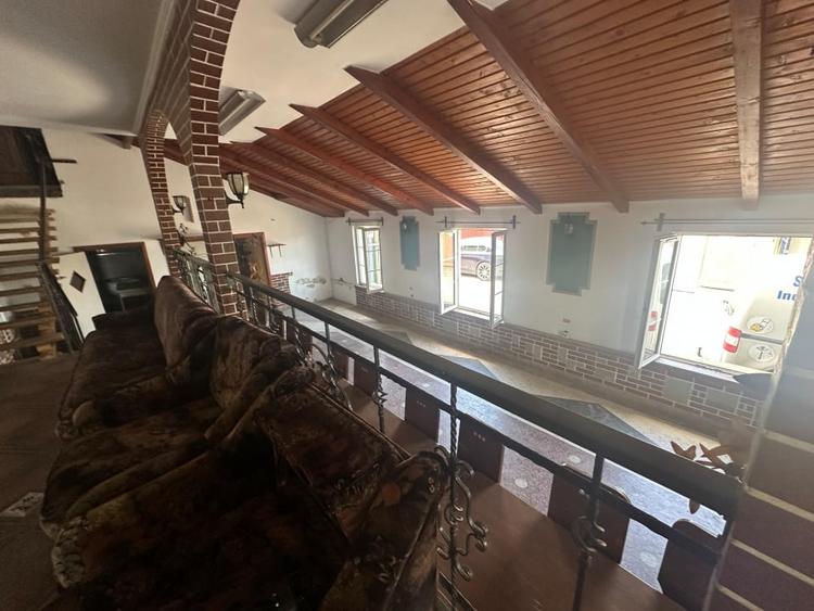 Spațiu comercial, de 300 mp, în Stupini