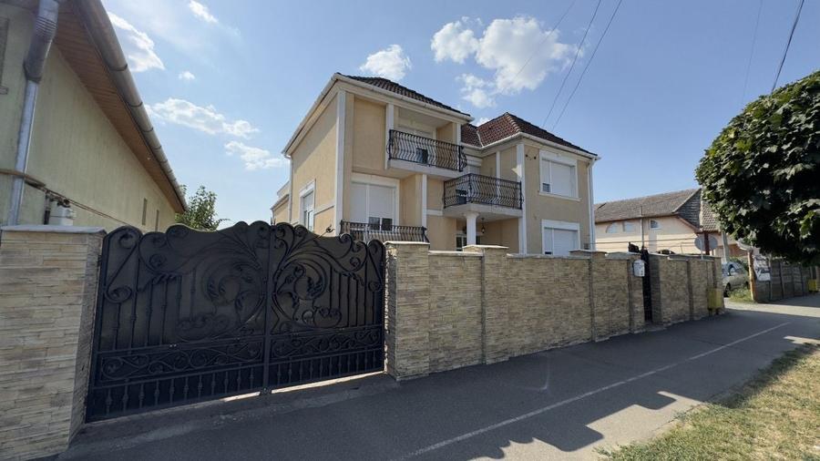 Casă individuală cu 5 camere cu Canalizare în Nord-Vest