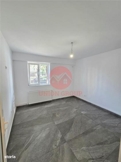 Spațiu comercial, de 64 mp, în Casa de Cultură