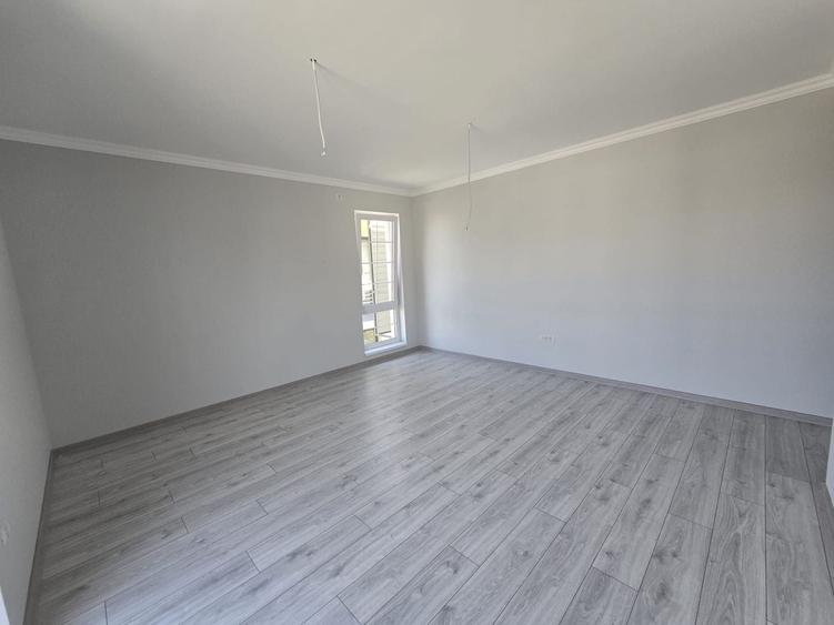Apartament cu 2 camere decomandat în Girocului