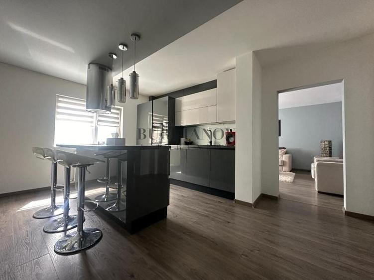 Apartament cu 3 camere în Panduri