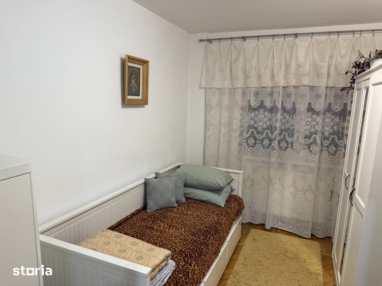 Apartament cu 3 camere decomandat în Central