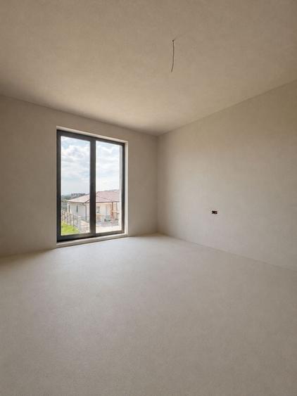 Duplex cu 4 camere cu Canalizare în Moșnița Nouă
