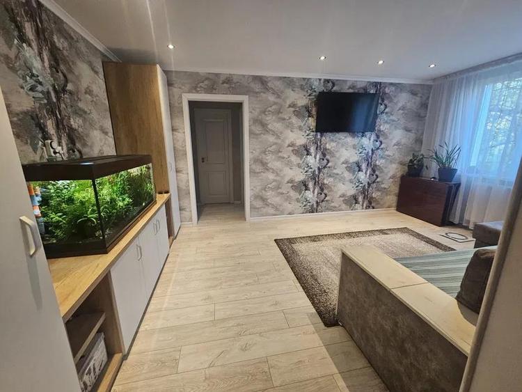 Apartament cu 3 camere decomandat, mobilat în Tătărași